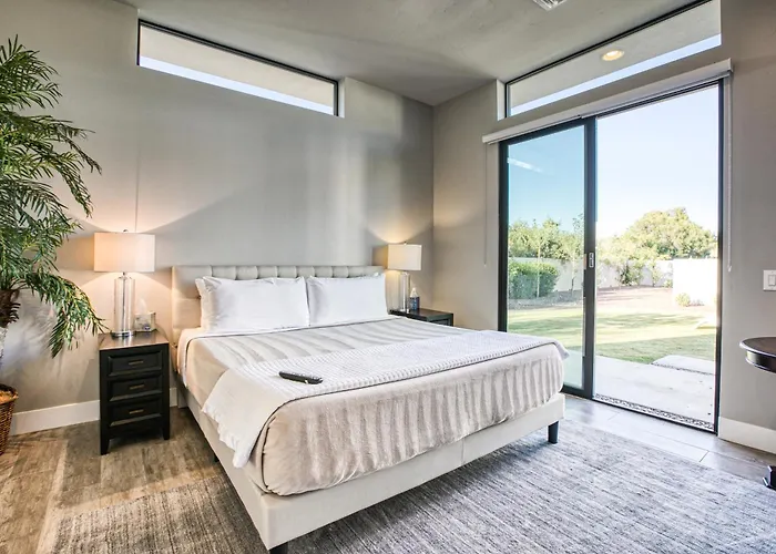 Luxury Retreat With Pool, Spa, Views & Casita